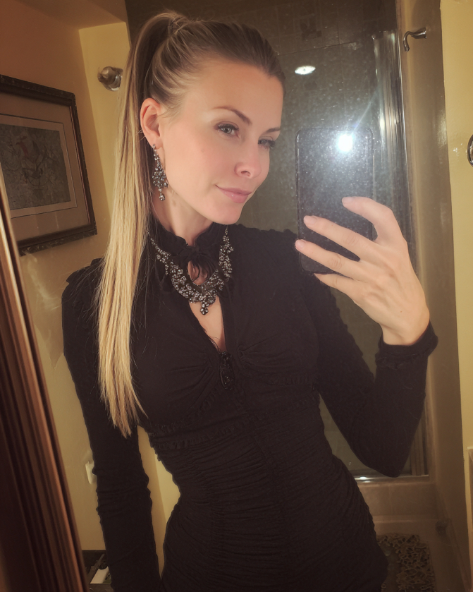 Anna, 25